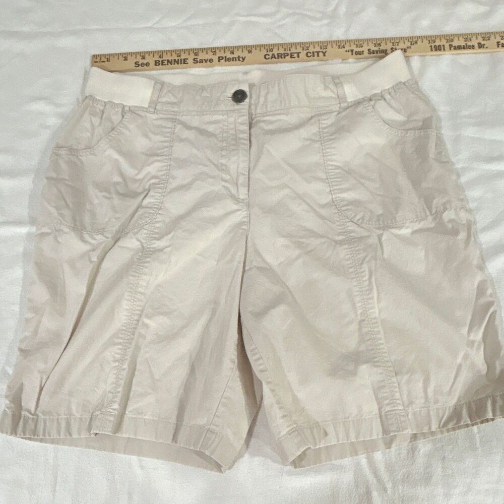Kim Rogers Women's Cargo Shorts Size 14 Beige Cotton 9” Inseam Pockets 0118